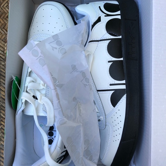 Diadora Sneakers - Picture 1 of 3